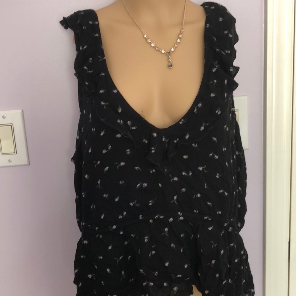American Eagle 🦅 top - Picture 1 of 6